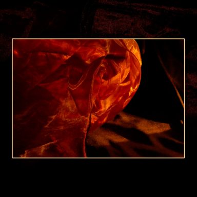 Rot, das im Dunkeln leuchtet